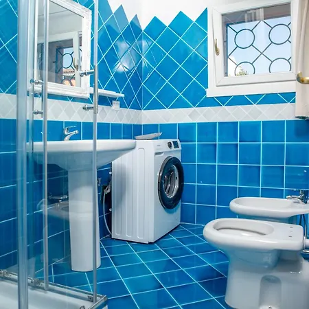 Leone Flat Iv 15' Palau & Private Garden *