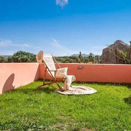 Leone Flat Iv 15' Palau & Private Garden *